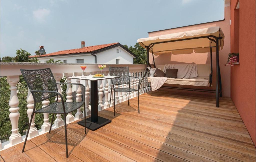 Balkon lub taras w obiekcie Two-Bedroom Holiday Home In Barbariga