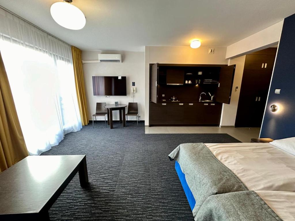Golden Tulip Gdańsk Residence - Standard Plus Room - 2 Single Beds