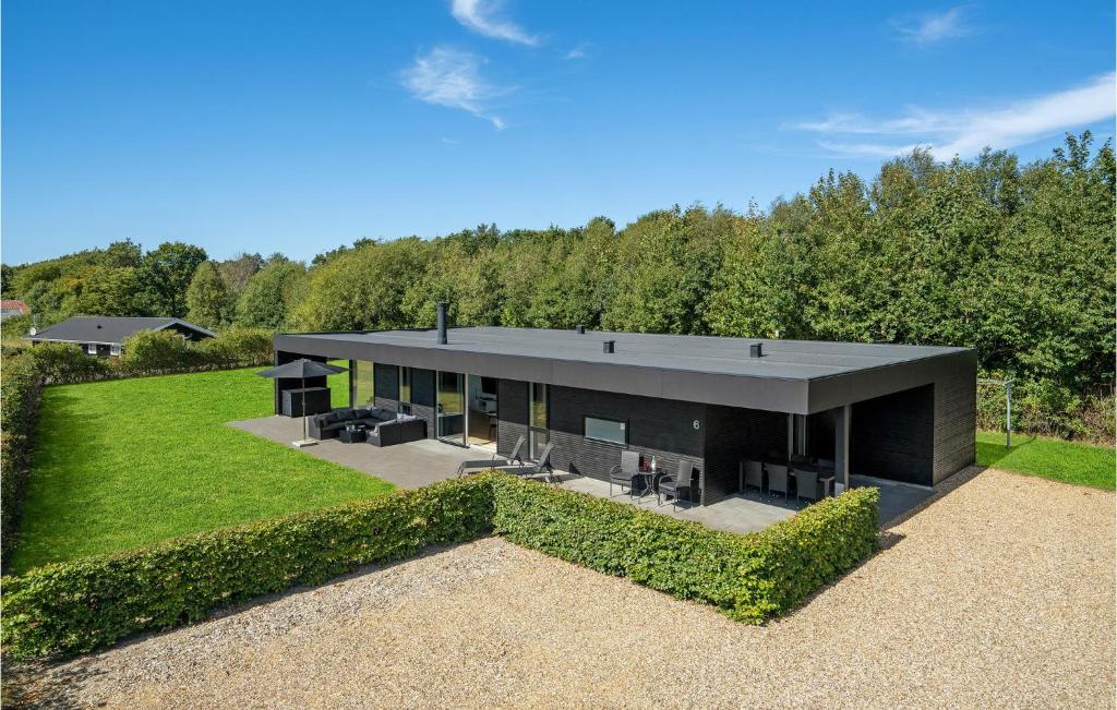 Κήπος έξω από το Three-Bedroom Holiday Home In Hemmet