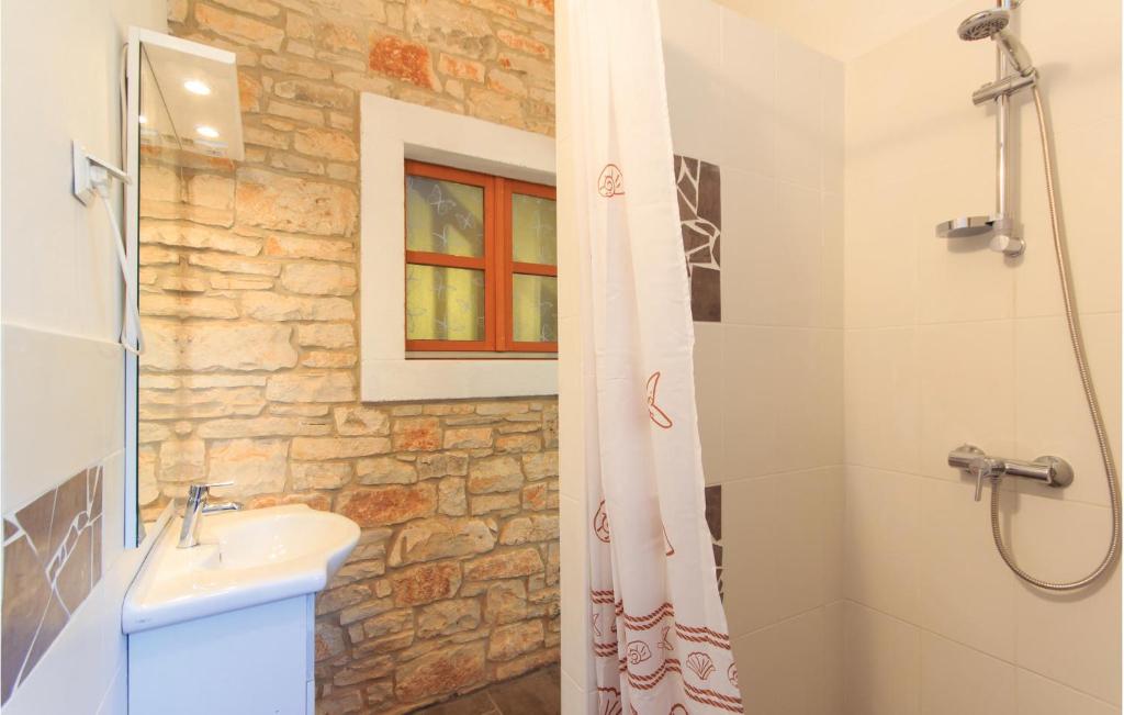 Kúpeľňa v ubytovaní Holiday Home Boduleri Cr