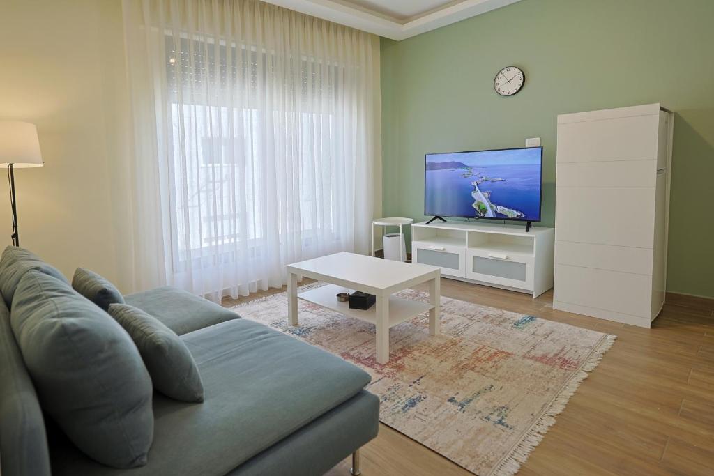 TV a/nebo společenská místnost v ubytování 46 Serviced Apartments