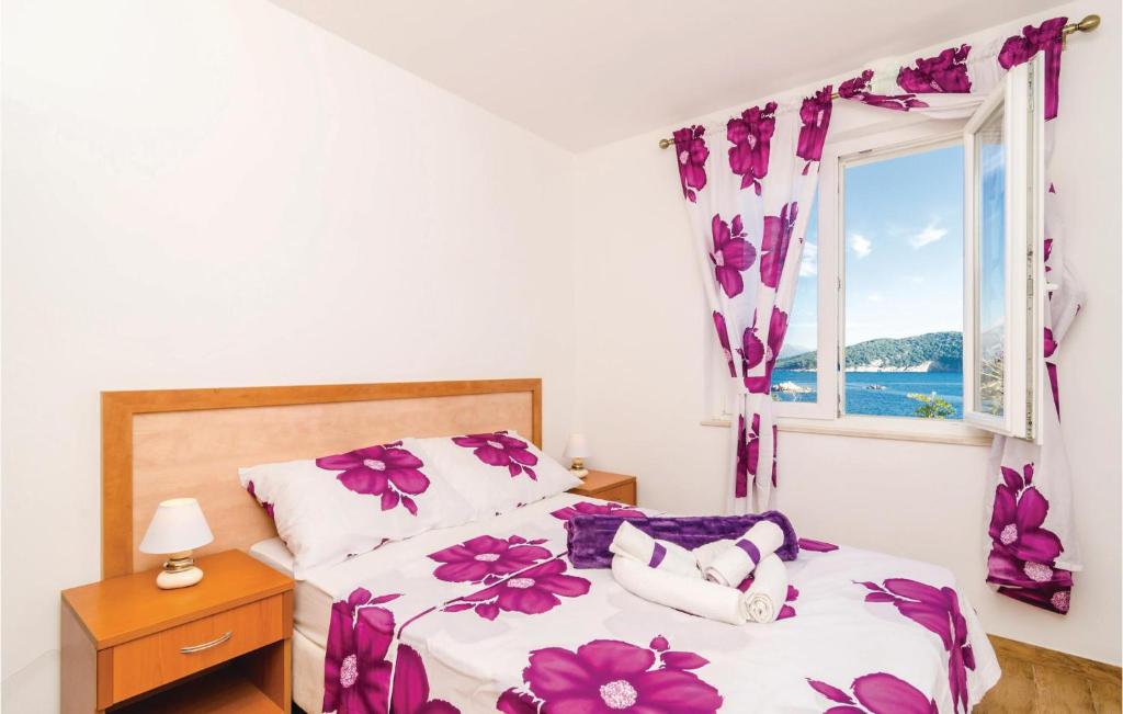 Postel nebo postele na pokoji v ubytování Six-Bedroom Holiday Home In Sipan