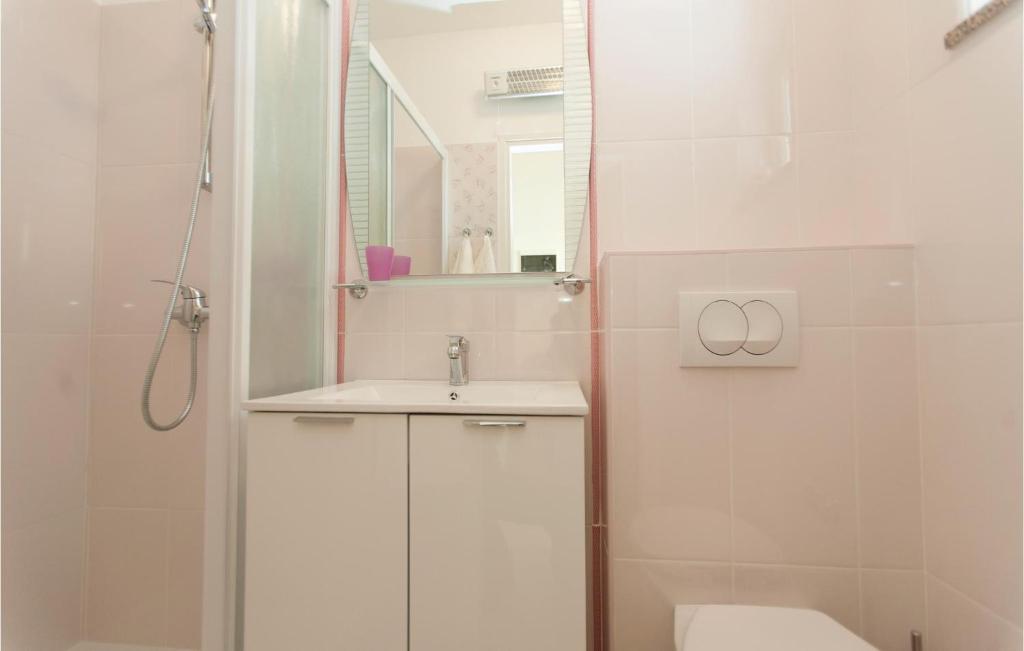 Łazienka w obiekcie Apartment Labin Kapelica Iii