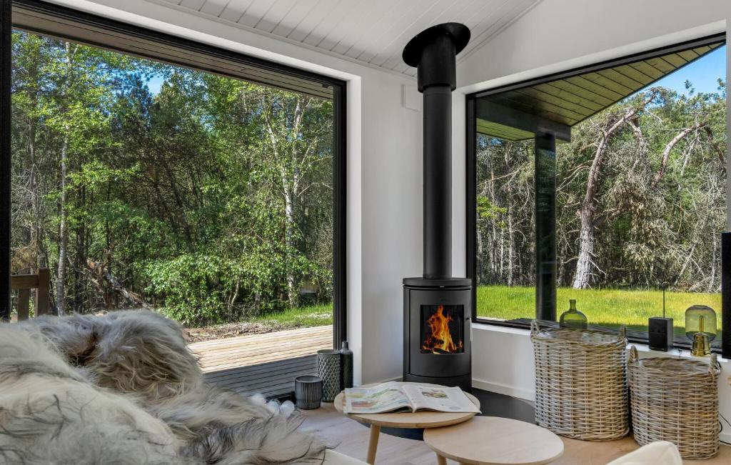 Fotografie z fotogalerie ubytování Cozy Home In Læsø With Kitchen v destinaci Læsø