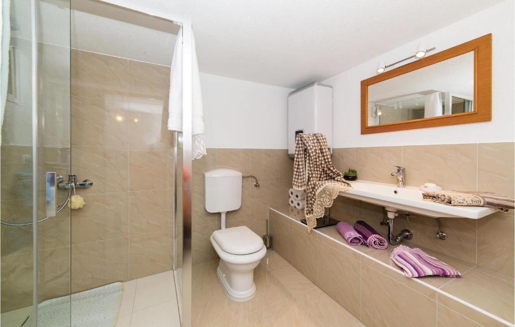 Kúpeľňa v ubytovaní Three-Bedroom Holiday Home In Labin
