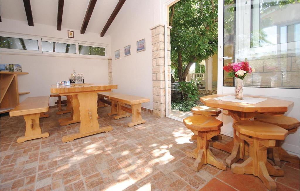 Fotografia z galérie ubytovania Stunning Home In Kastel Novi With Sauna v destinácii Kaštela