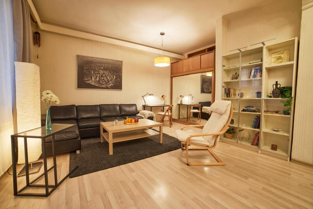 Image showcasing Cozy Apartment with River Views in Greenwich, NY - Airbnb