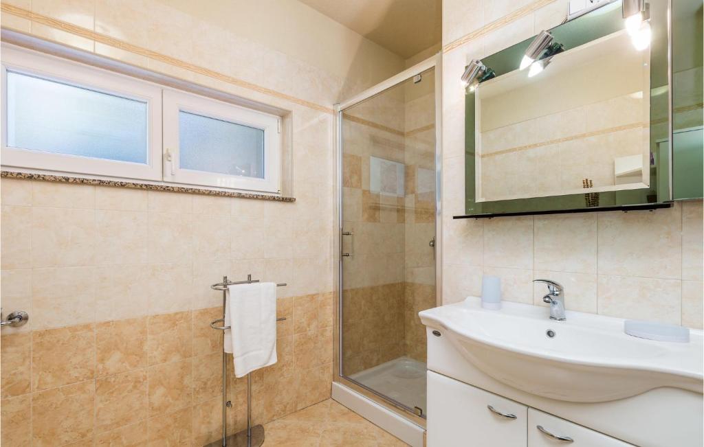 Kúpeľňa v ubytovaní Beautiful Apartment In Rijeka With Wifi
