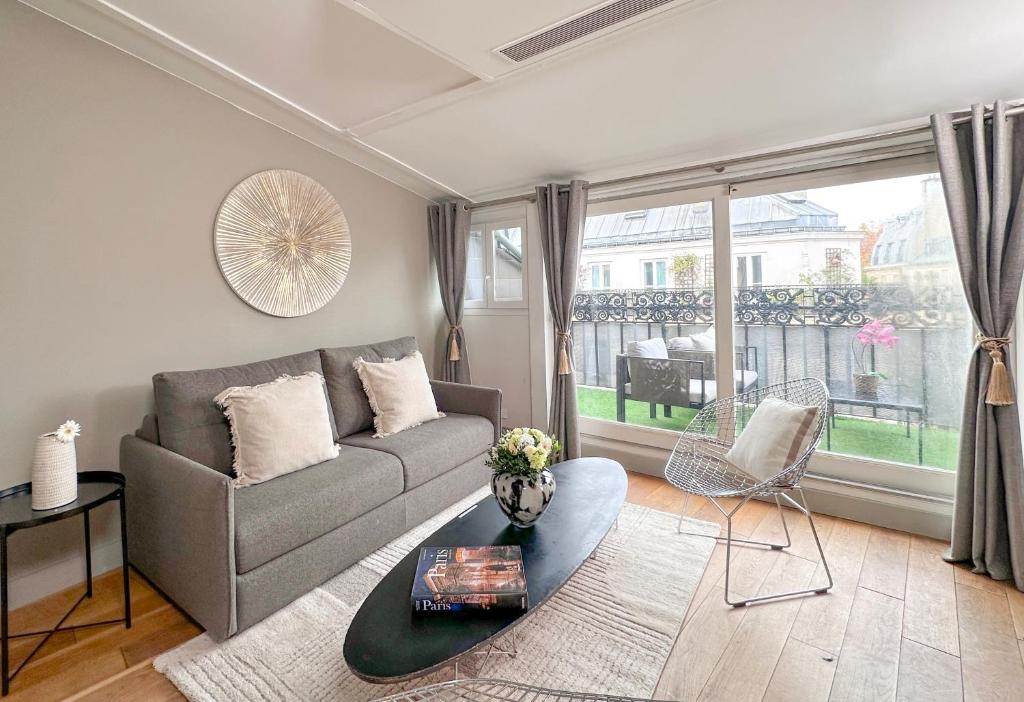 St Michel - Deluxe Apartment - Harpe - Apartment With Terrace