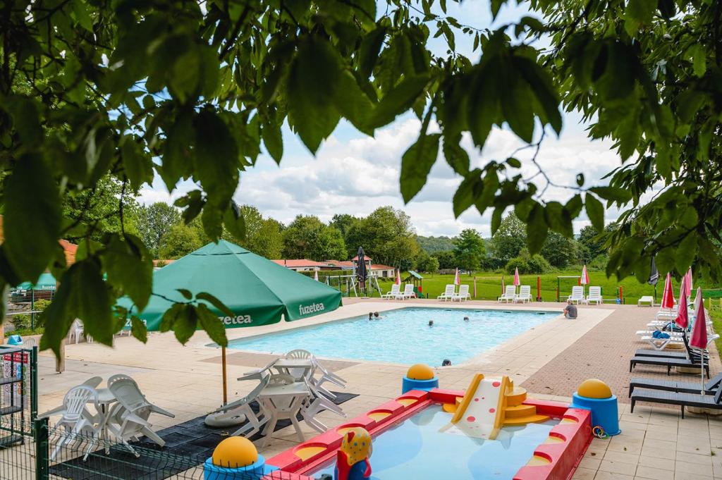 Bazén v ubytování Glamping Virton nebo v jeho okolí