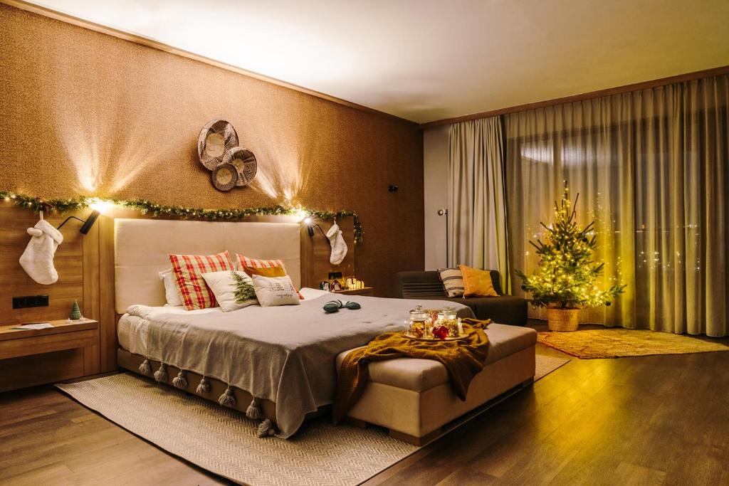 WN LAB Hotel - including breakfast and parking - Christmas Suite