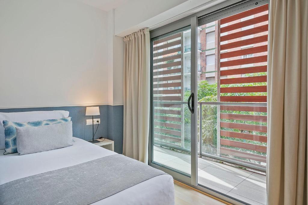 Lugaris Rambla Apartments - 10