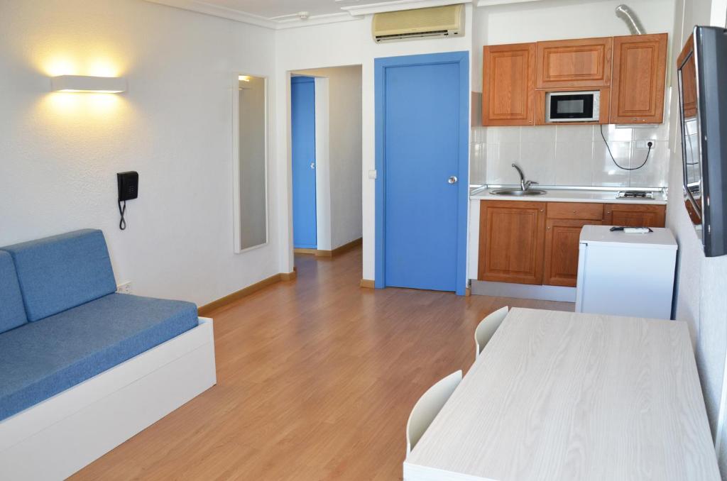 Kuchyň nebo kuchyňský kout v ubytování Apartamentos Vibra Tivoli