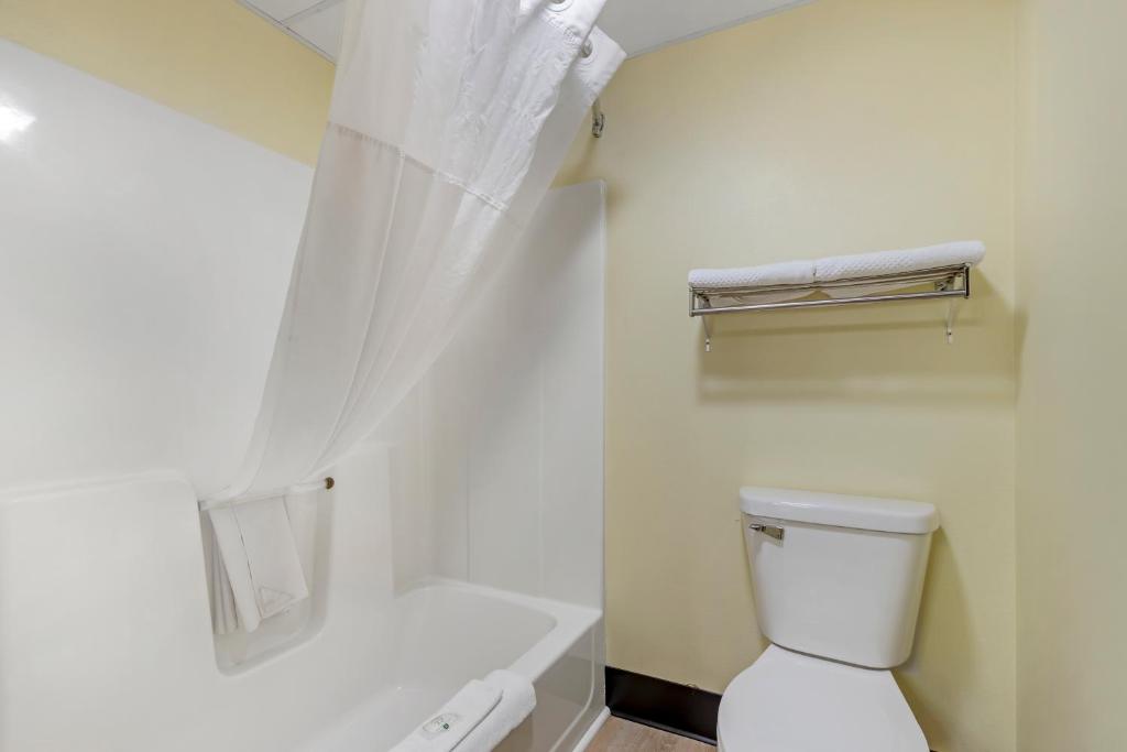 Koupelna v ubytování Quality Inn Indianola