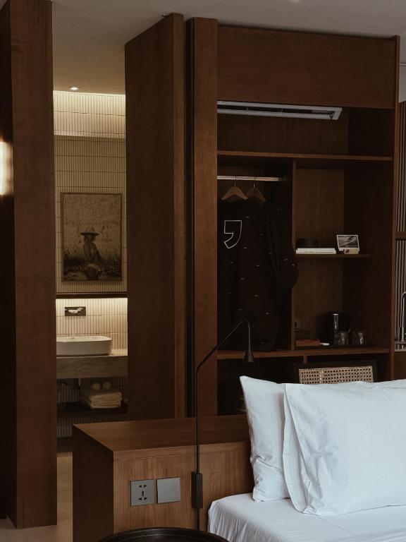 Postel nebo postele na pokoji v ubytování SOKO' Stay at Kedungu