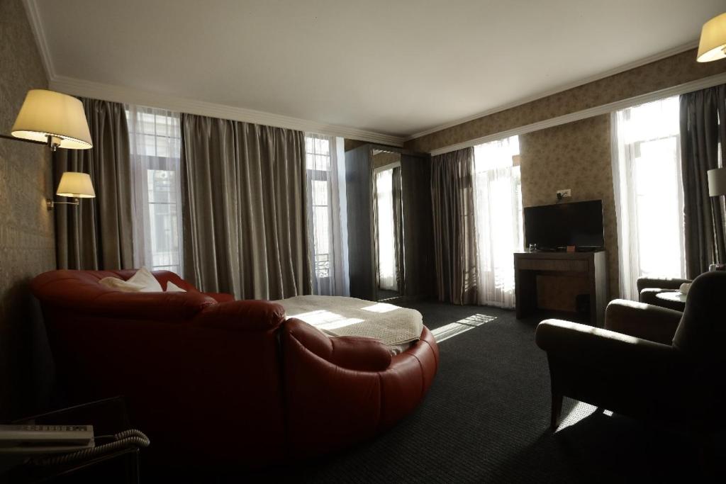 Posezení v ubytování Redline Hotel