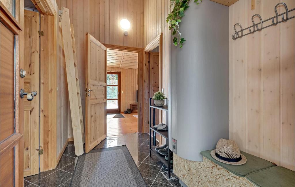 Fotografie z fotogalerie ubytování 2 Bedroom Awesome Home In Hadsund v destinaci Hadsund