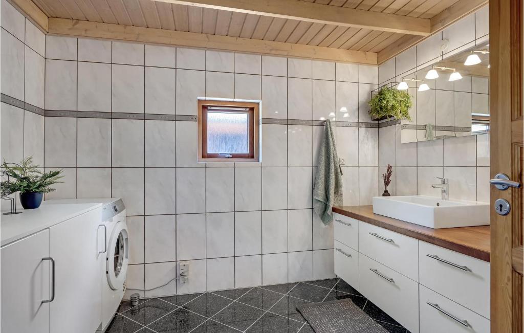 Fotografie z fotogalerie ubytování 2 Bedroom Awesome Home In Hadsund v destinaci Hadsund