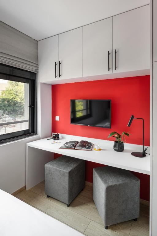 Fits Living - Deluxe Studio
