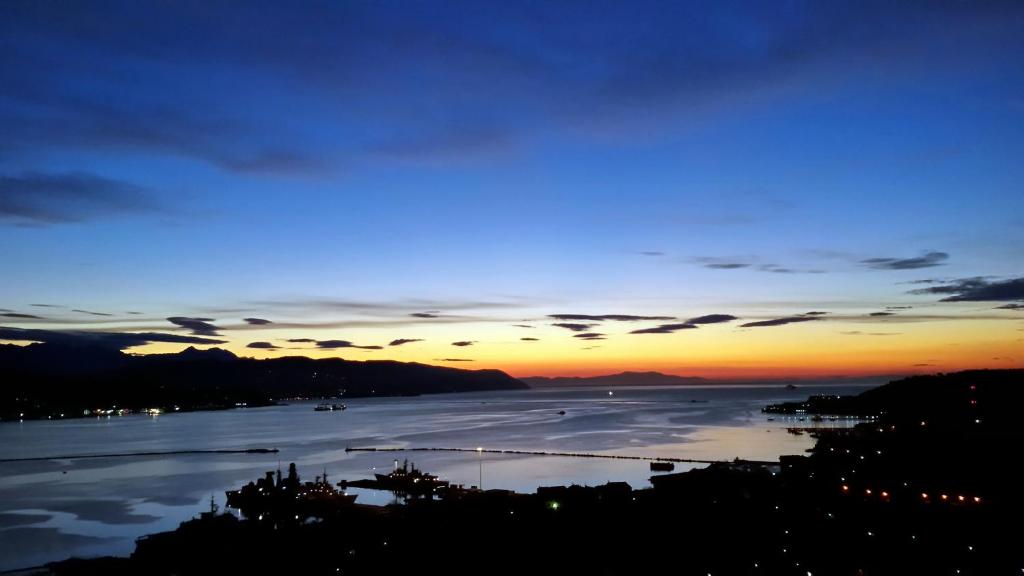 - Vistas al océano al atardecer en Villa Il Pettirosso, en La Spezia