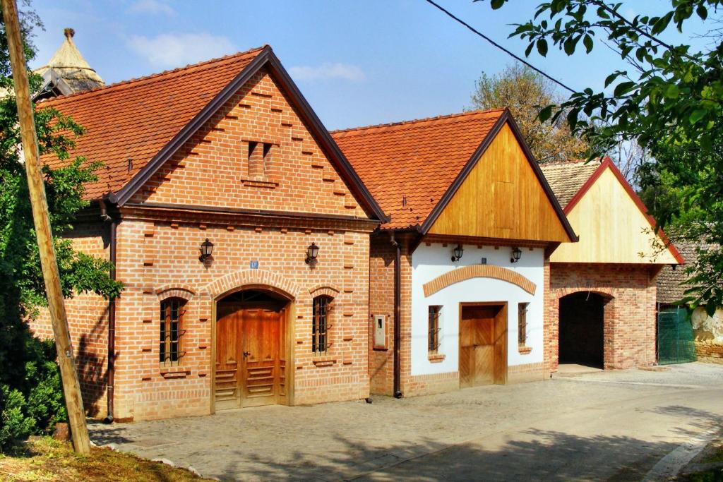 Billede fra billedgalleriet på Vinska kuća na vinskoj cesti Zmajevac i Zmajevac