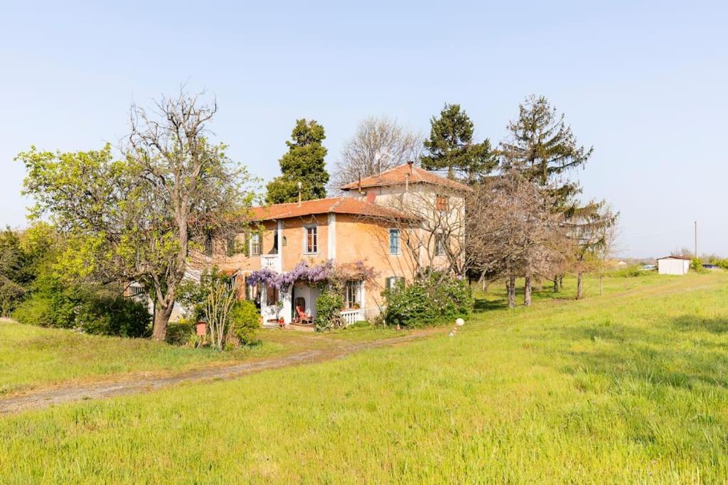 Cascina Baracico, stanza della pace - Housity