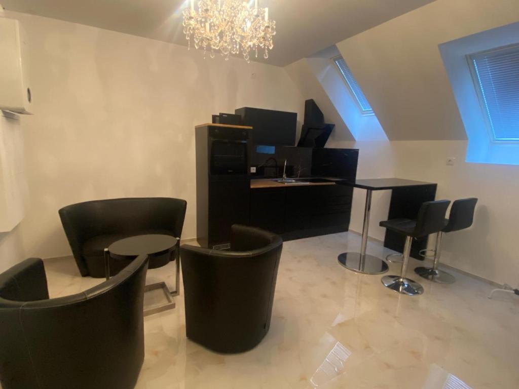 Vienna Luxury Dream Home - 7