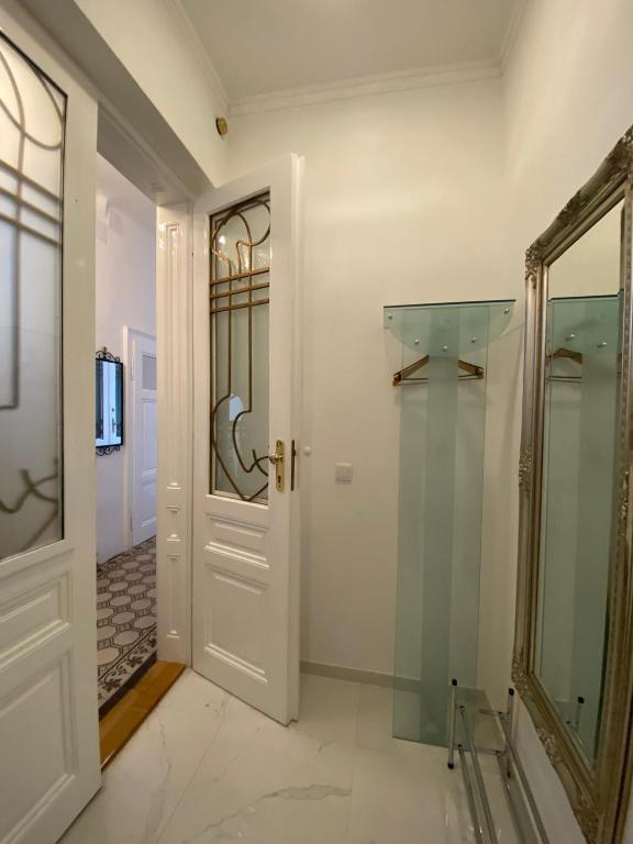 Vienna Luxury Dream Home - 12