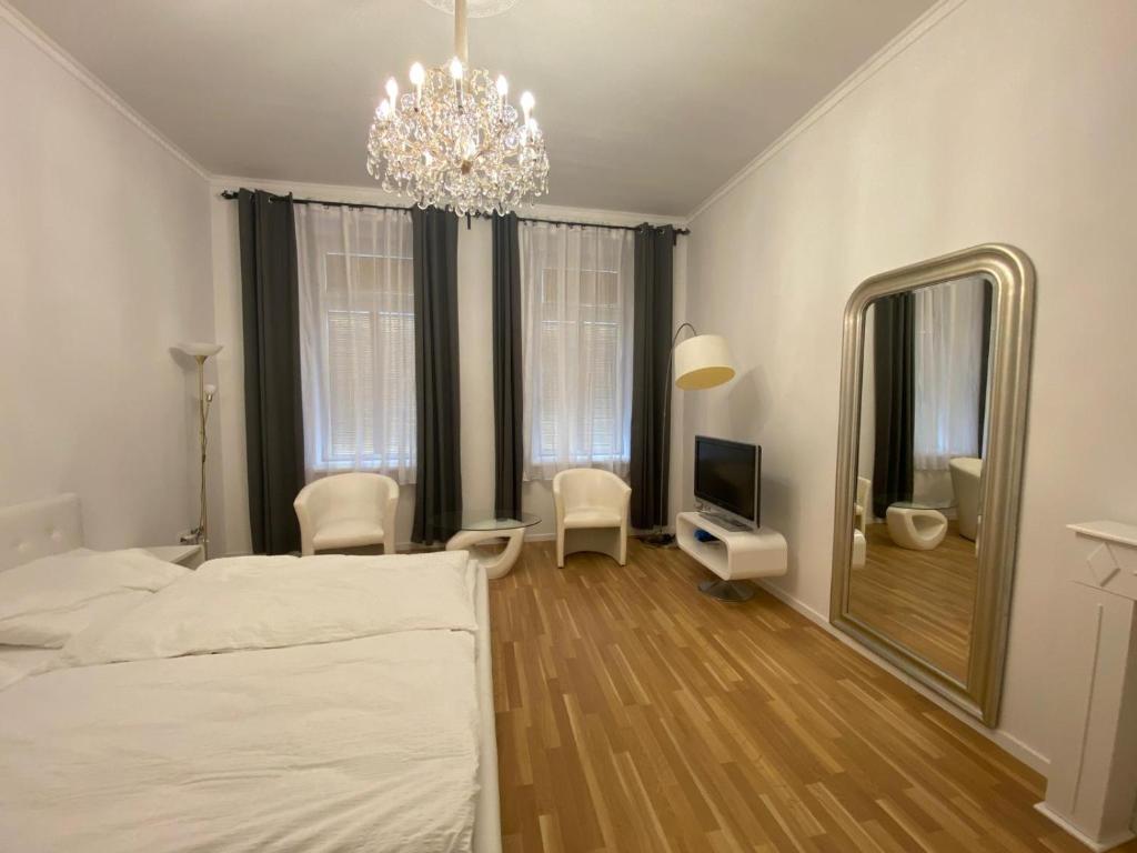 Vienna Luxury Dream Home - 11