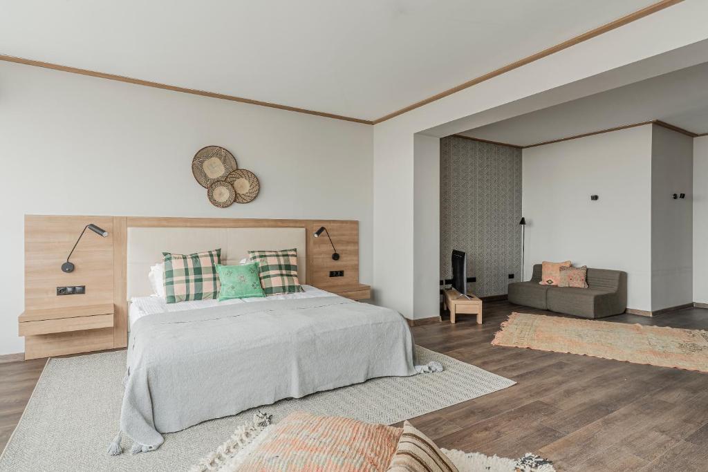 WN LAB Hotel - including breakfast and parking - Suite