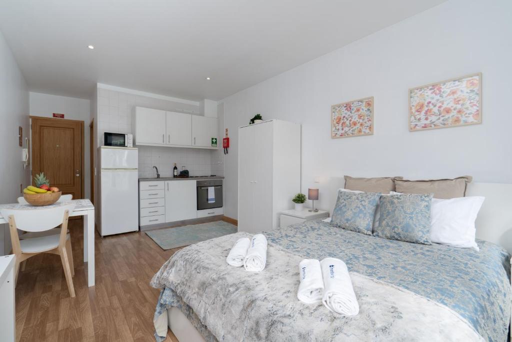 Enchanting Unique Flat - Ace Location - Studio