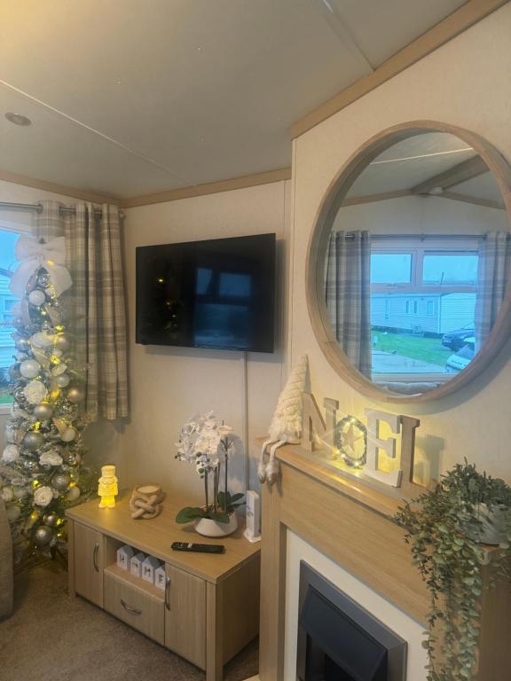 TV a/nebo společenská místnost v ubytování marine getaways caravan hire