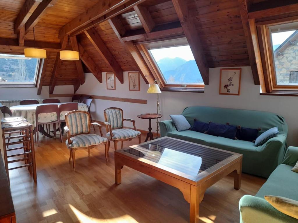 Posedenie v ubytovaní Dúplex con moderna y amplia cocina Erta 6