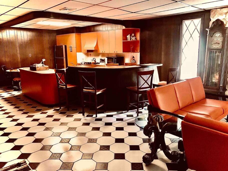 Kuchyň nebo kuchyňský kout v ubytování Hoboken! The Cozy Mandarin! Entire Unit , Castle Point Neighborhood!