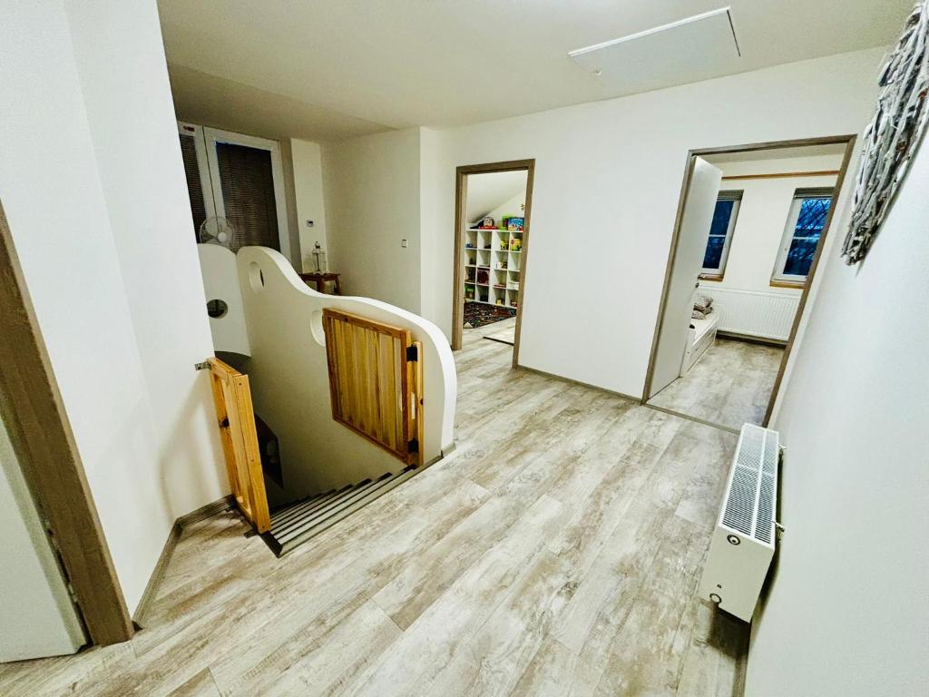 Kuchyň nebo kuchyňský kout v ubytování Vila Lumina