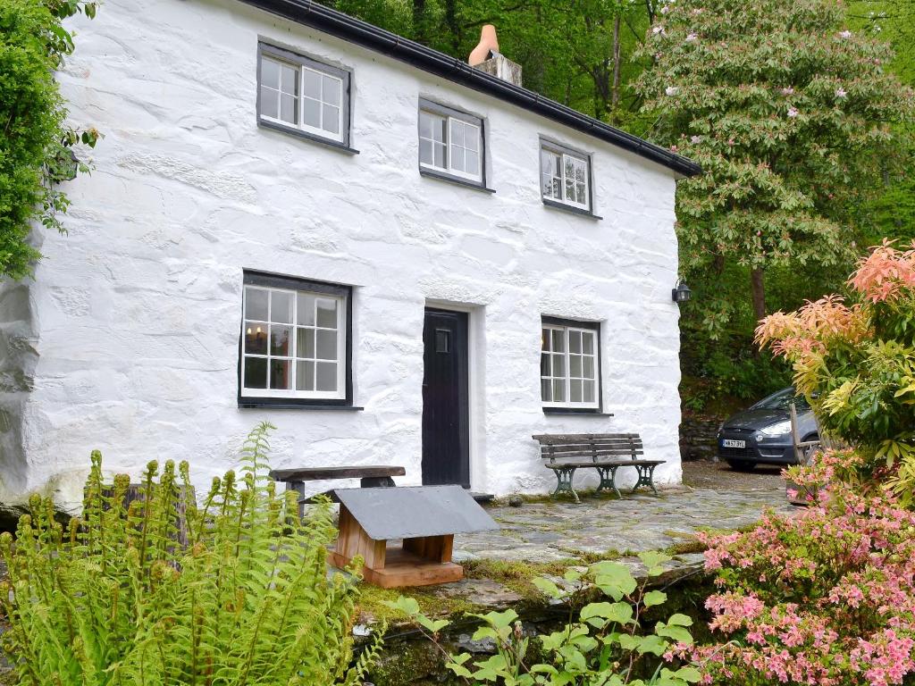 Bron Yr Aur - Housity