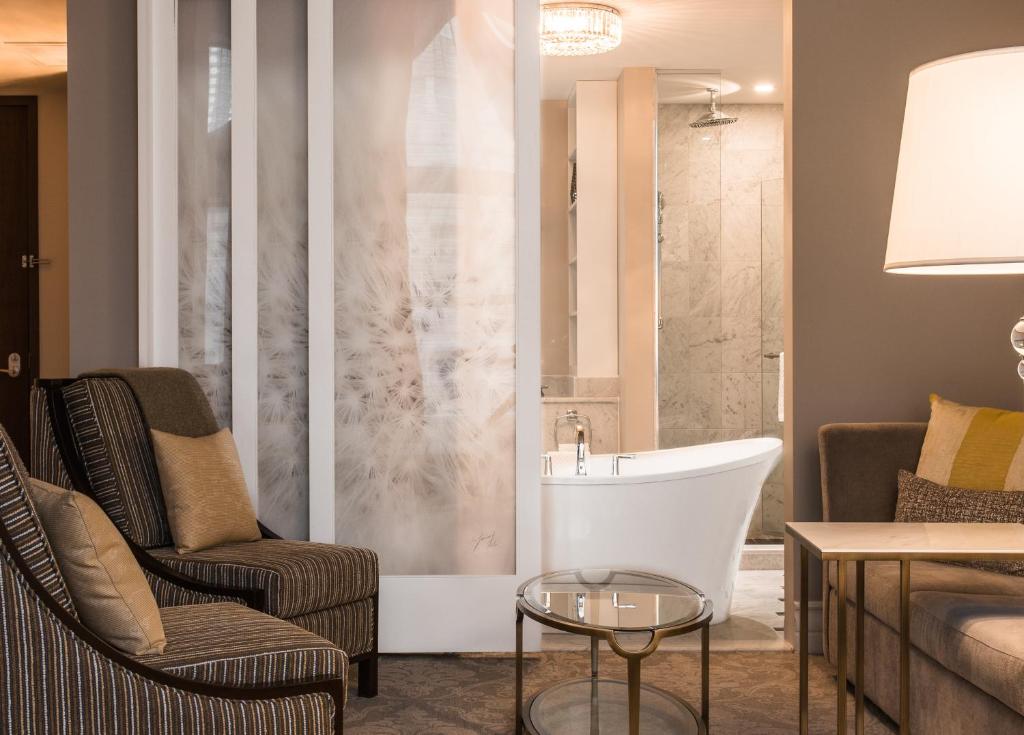 Posezení v ubytování Hôtel Birks Montréal