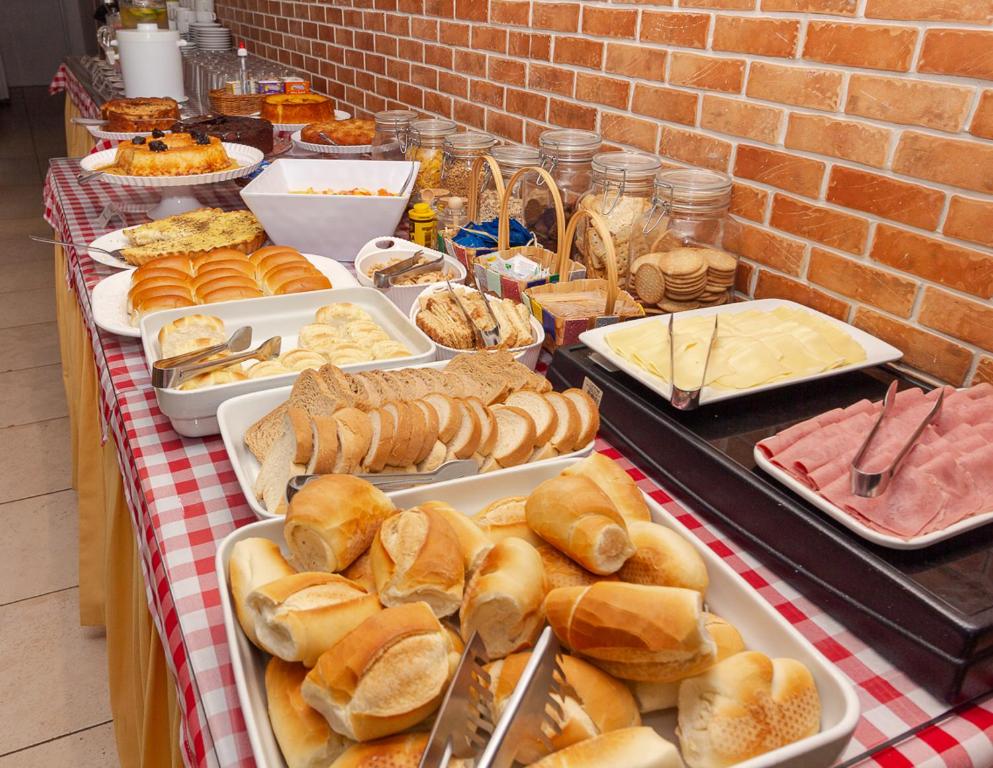 Comida no hotel ou em algum lugar perto