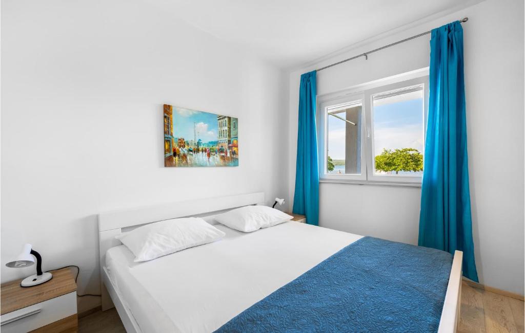 Posteľ alebo postele v izbe v ubytovaní 4 Bedroom Beautiful Home In Raslina