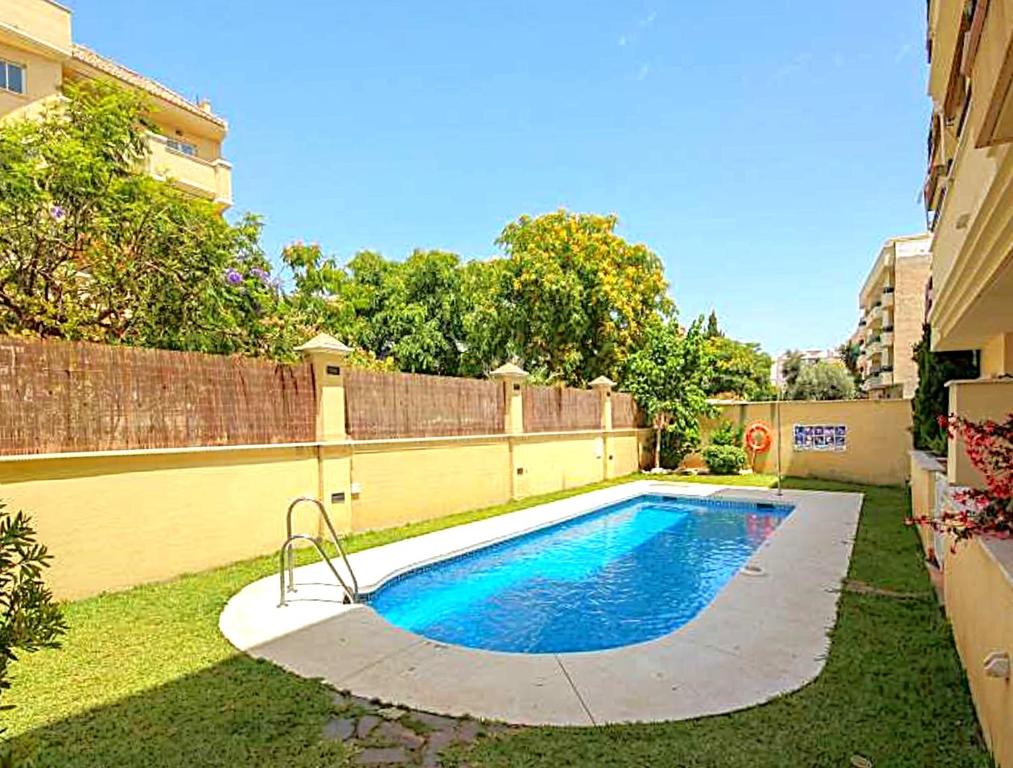 Bazén v ubytování Luxury Apartment Holiday Rental Ne nebo v jeho okolí