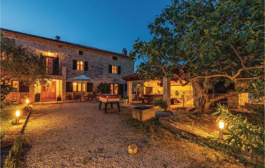Fotografia z galérie ubytovania Cozy Home In Skicini With Sauna v destinácii Juršići