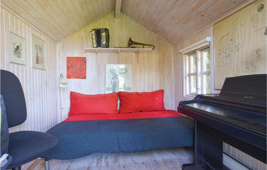 Posezení v ubytování Four-Bedroom Holiday Home In Nykobing Sj