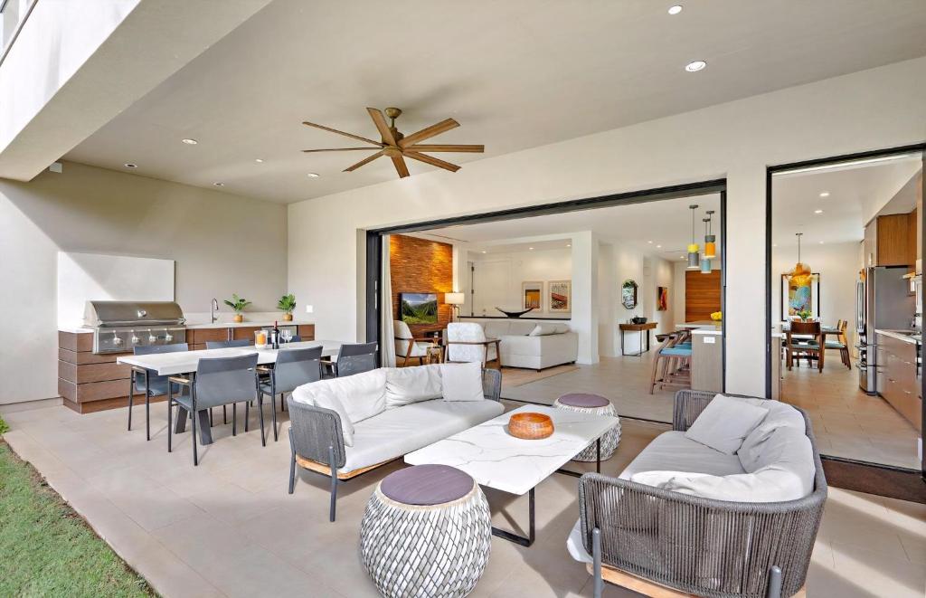 Posezení v ubytování Luana Garden Villas By Maui Resort Rentals