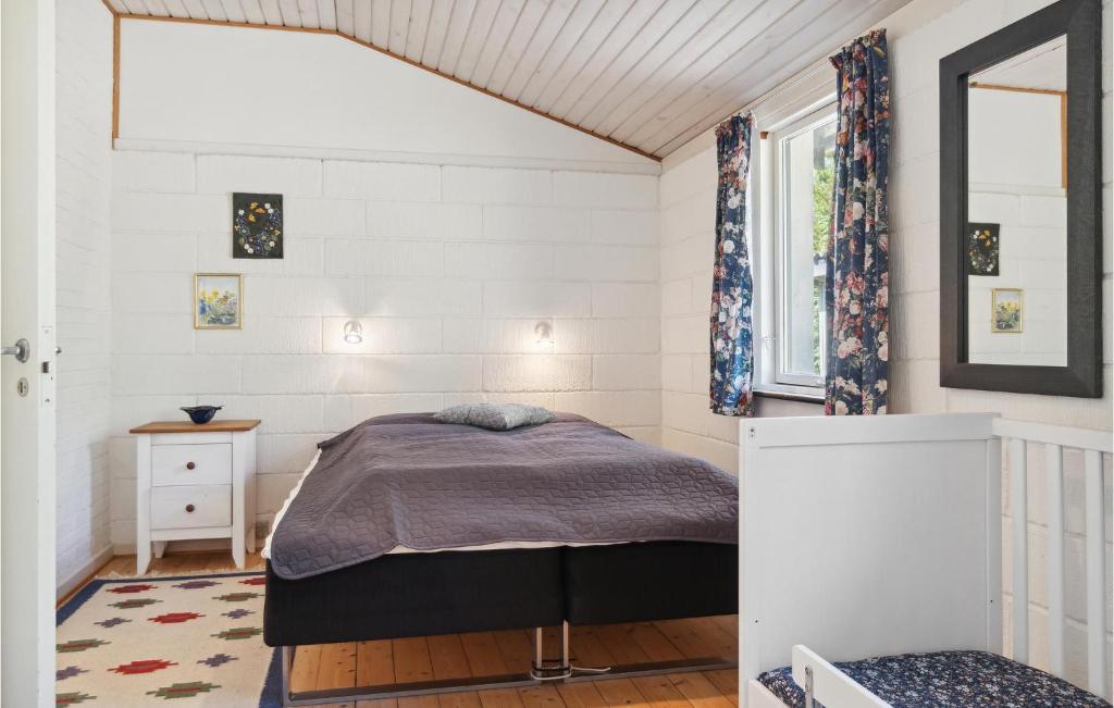 Postel nebo postele na pokoji v ubytování Cozy Home In Ålbæk With Wifi