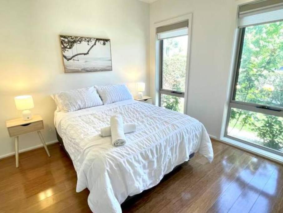 Postel nebo postele na pokoji v ubytování Spacious 5 Bedroom Family Retreat in Franklin