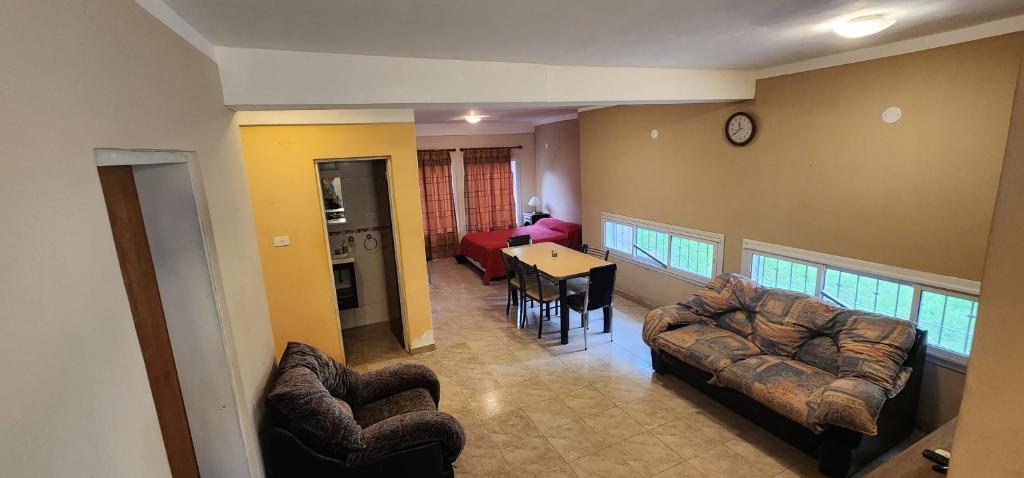 Casa en el Rodeo a metros del molino.