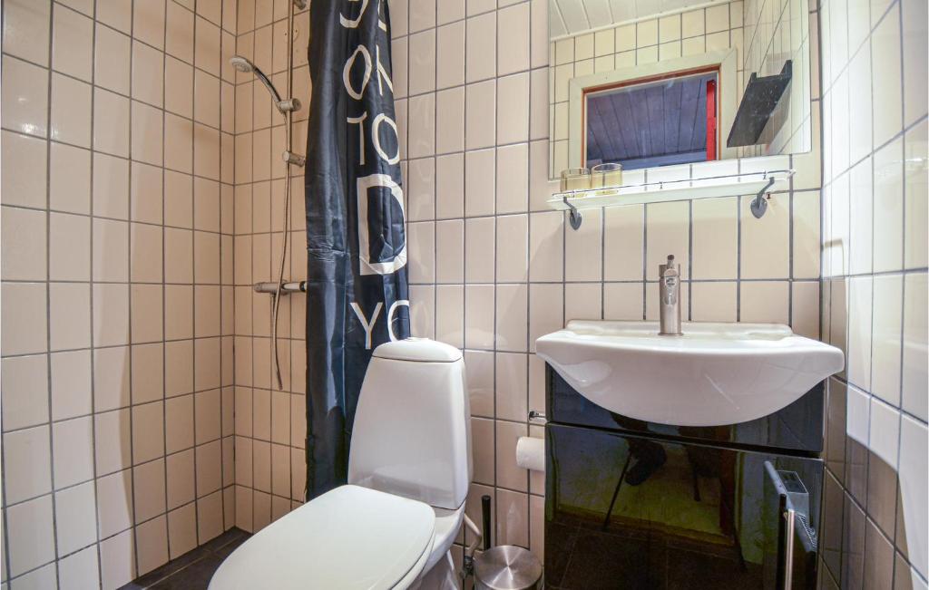 Koupelna v ubytování One-Bedroom Apartment In Ebeltoft