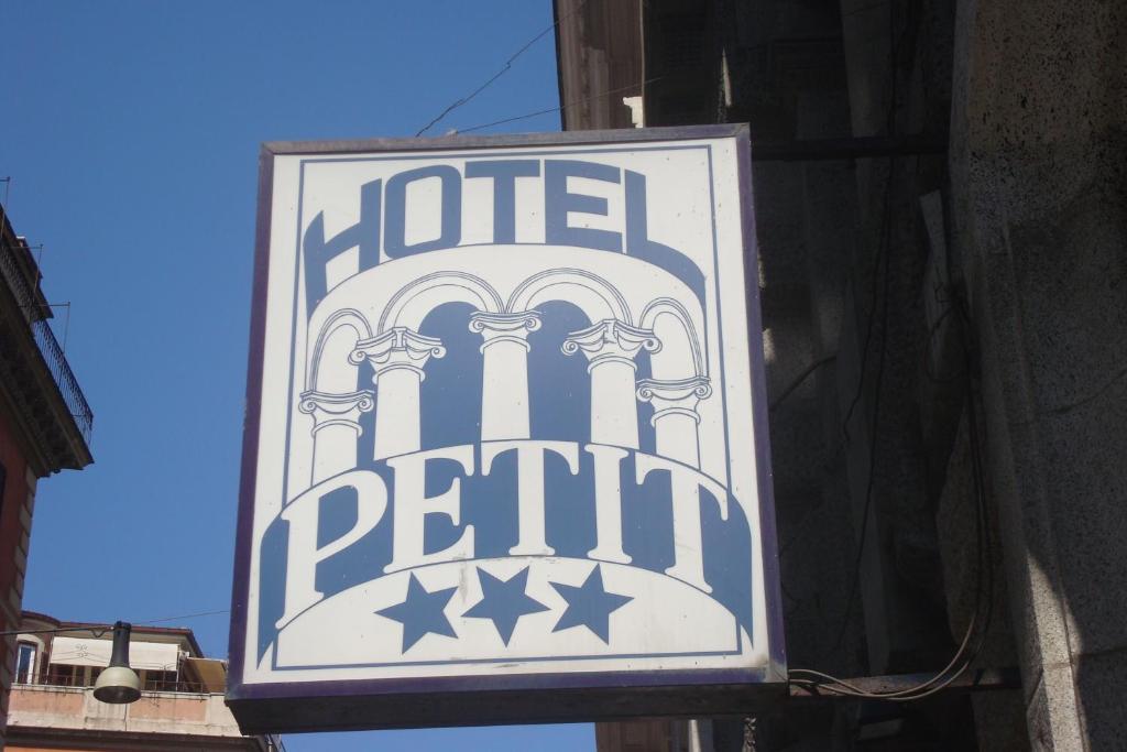 Hotel Le Petit - Resim 11