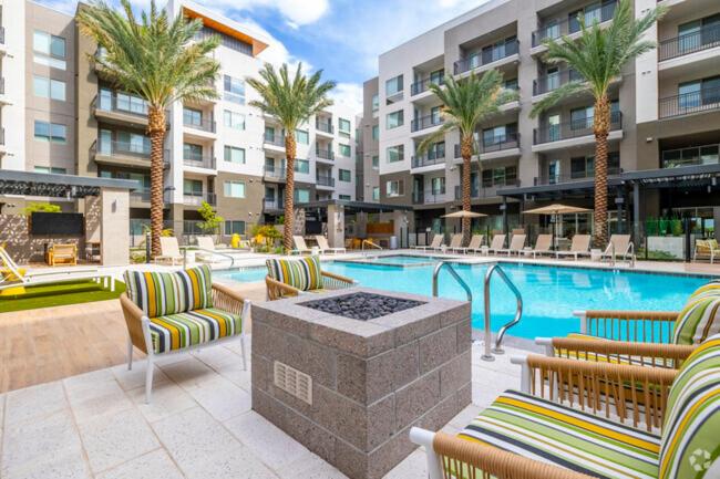 Spacious Resort style 2Bedroom 2Bath Oasis Pool Gym Desert Ridge photo