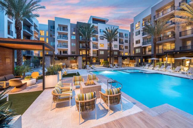 Spacious Resort style 2Bedroom 2Bath Oasis Pool Gym Desert Ridge photo